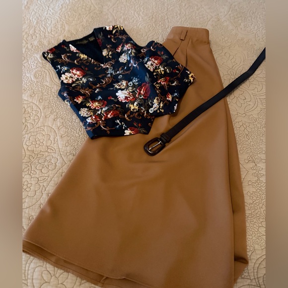 Vintage Classiques For Nordstrom Black Floral 100% Silk Button-Up Vest, Size S - Picture 10 of 11